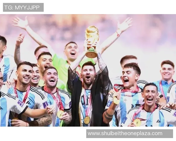 阿根廷足球巨星精彩瞬间壁纸展示展现球员风采与荣耀